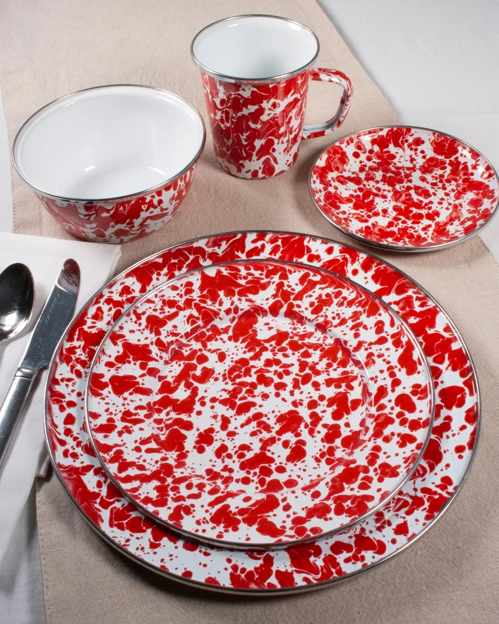 RD07S4 - Red Swirl Dinner Plates - Set of 4 - Golden Rabbit Enamelware