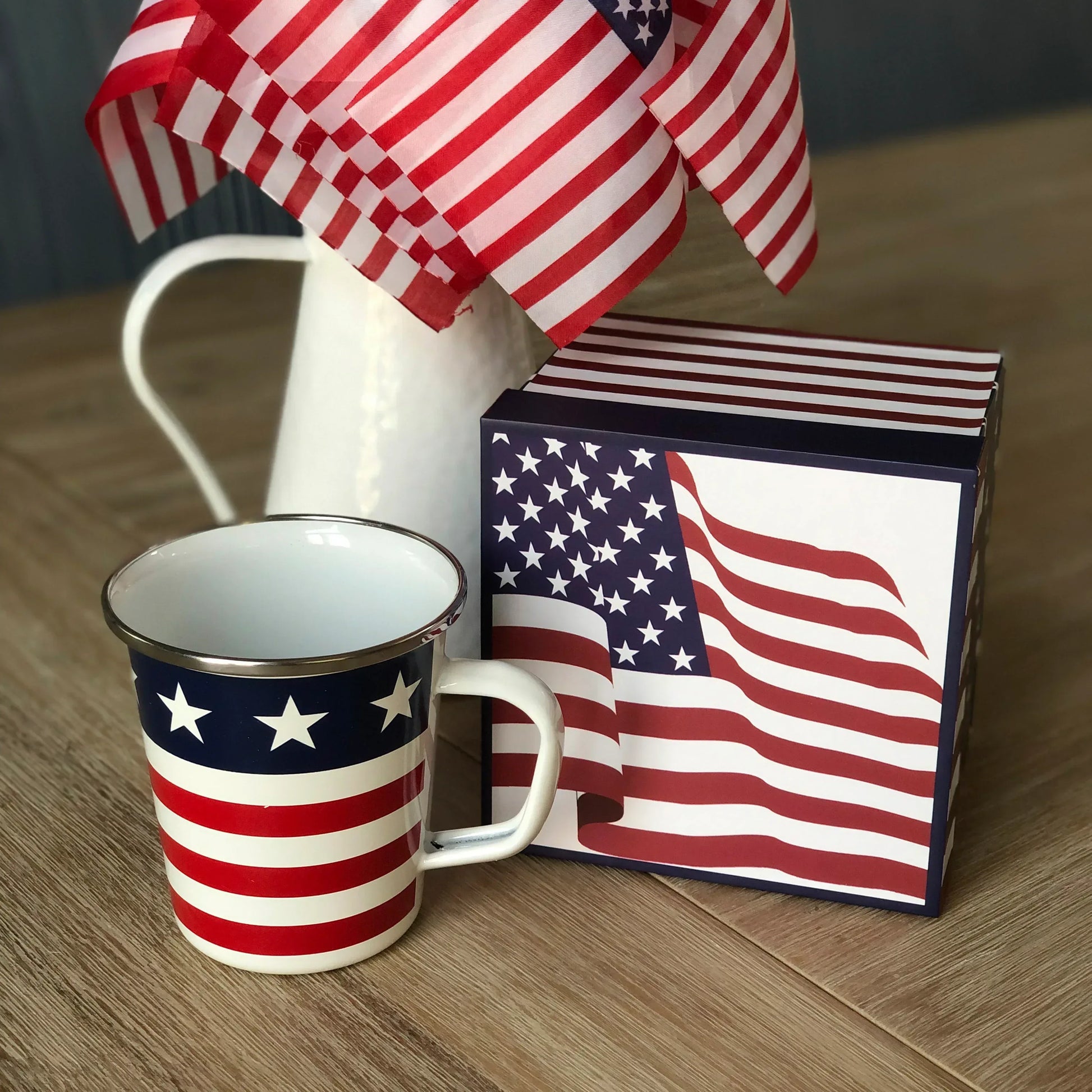 SS86 - Stars and Stripes 16 oz Latte Mug Gift Box - Golden Rabbit Enamelware