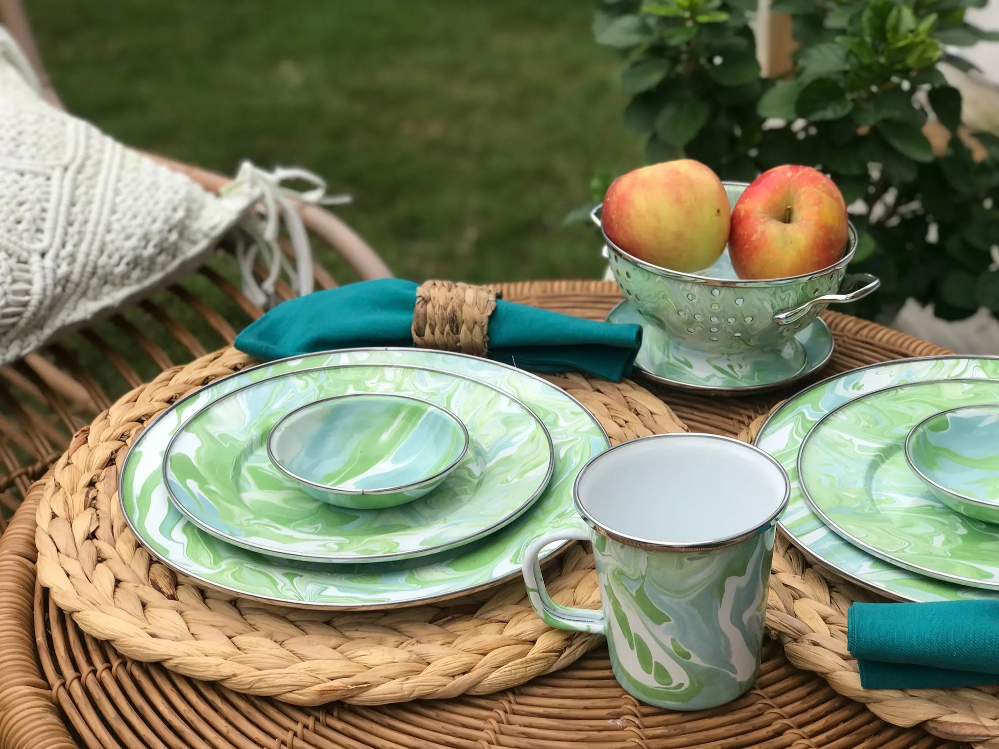 MM66S4 - Modern Monet 16 oz Latte Mugs - Set of 4 - Golden Rabbit Enamelware