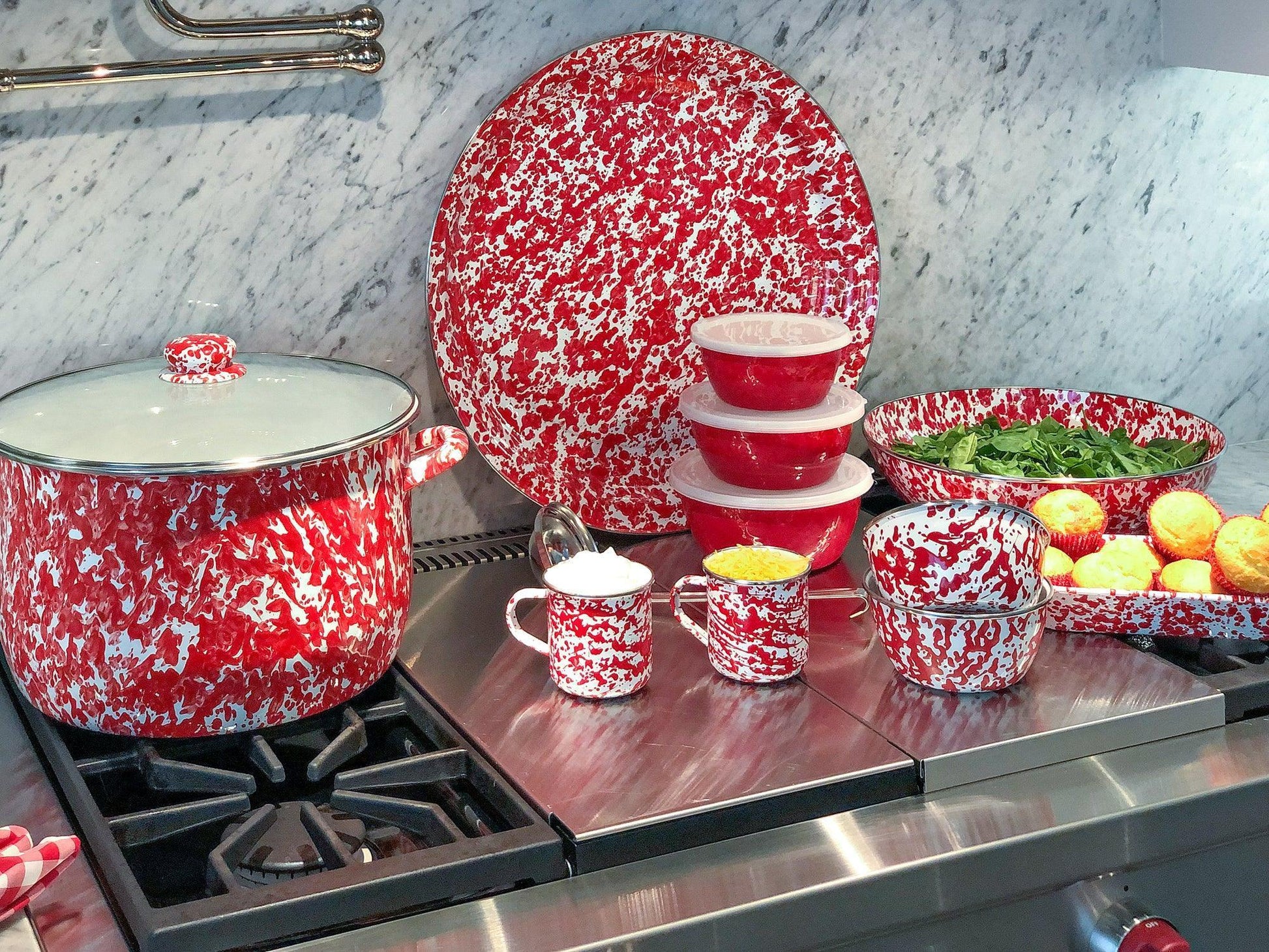 RD75 - Red Swirl 18 Qt Stock - Golden Rabbit Enamelware